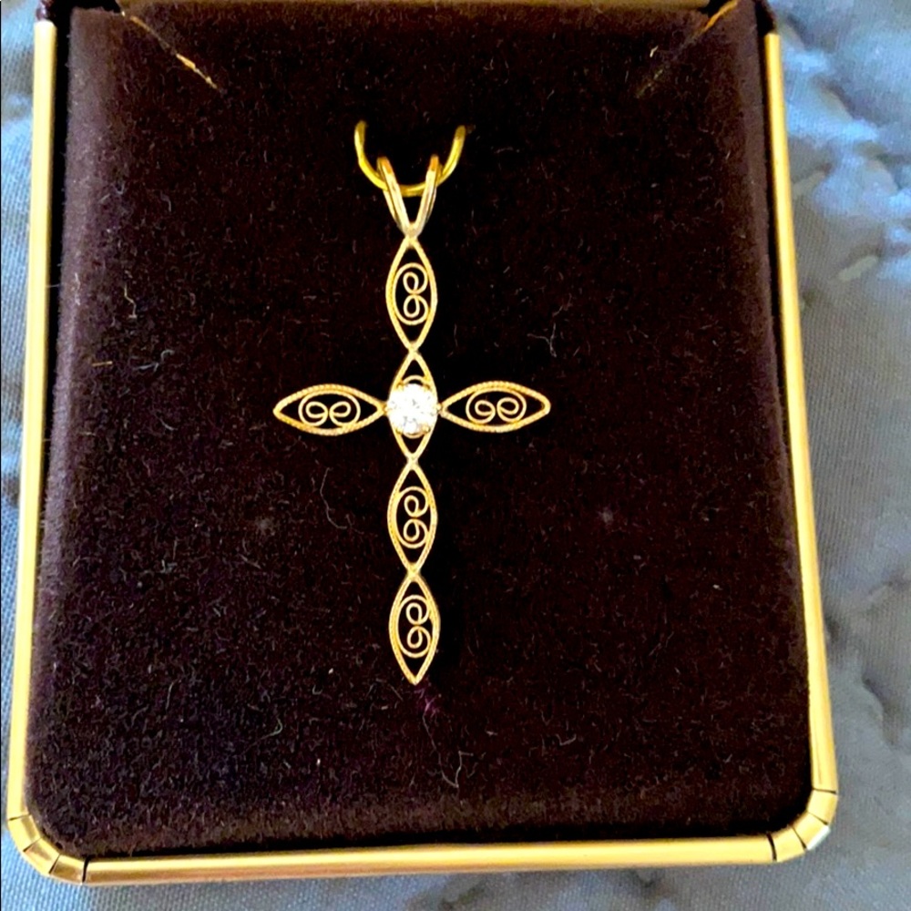 NWT 14 K gold cross pendant with cubic zirconia